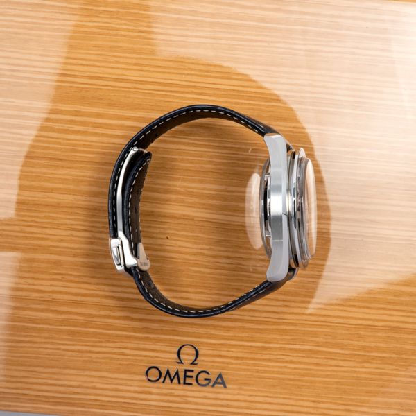 Omega Speedmaster Moonphase 304.33.44.52.03.001